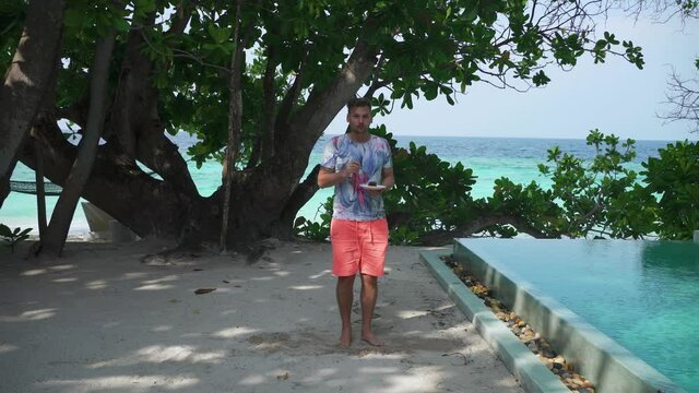 The guy on vacation recovered a lot, he eats a delicious chocolate cake and then he was caught and he decided to overpay into an athlete, a wonderful freak unusual.