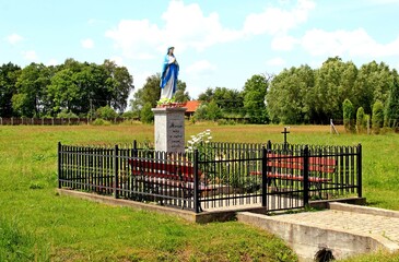 Tuchla , Czerniawka , Charytany , Piaski © woodyd