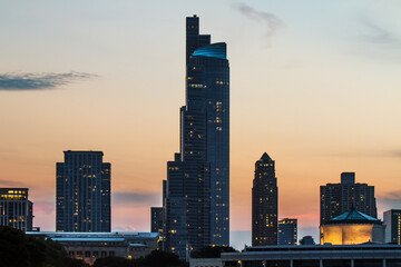 Fototapeta na wymiar Beautiful Chicago skyscrapers at dusk