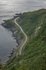 Obraz premium Road along the ocean at lofoten islands
