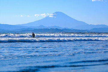Obraz premium 【神奈川県 江ノ島】湘南の海と富士山