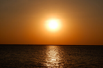 Obraz premium The sunset and the sea