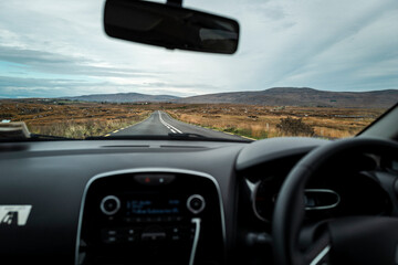 Autofahren im County Donegal in Irland