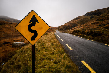 Straßenschild in Irland County Donegal im Glenveagh National Park