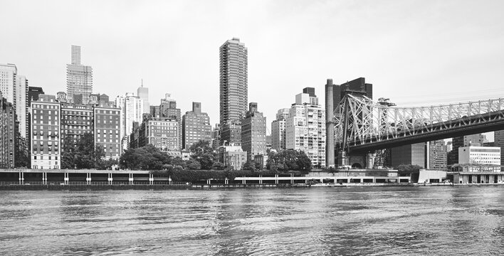 Manhattan seen from Roosevelt Island, New York City, US. © MaciejBledowski