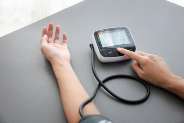 self blood pressure and heart rate measurement