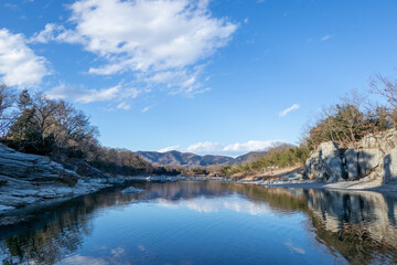 Fototapeta na wymiar 秩父 長瀞　岩畳　冬の風景　landscape with schist rock in Chichibu, Japan 