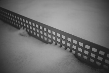 Kratka na zaśnieżonym stole © Seance_Photo_Sylwia