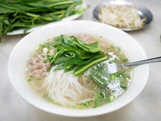 ベトナム料理のフォー（フォータイ）