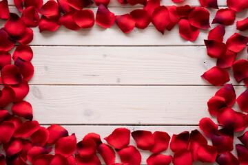 Rahmen aus Rosenblättern zum Thema Liebe mit Textfreifläche