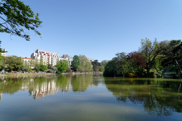 Fototapeta na wymiar Montsouris park in Paris 14th arrondissement