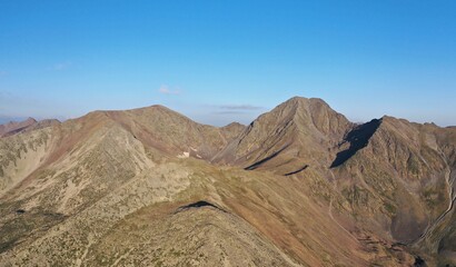 survol des lacs et forets des Bouillouses dans les Pyrénées-Orientales