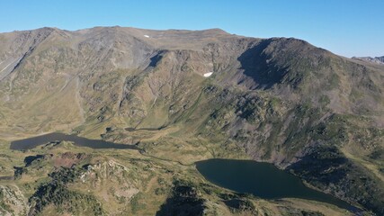 Fototapeta na wymiar survol des lacs et forets des Bouillouses dans les Pyrénées-Orientales