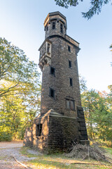 Fototapeta na wymiar Von-der-Heydt Turm in Wuppertal auf dem Kiesberg
