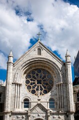 Obraz premium front view of a church entrance