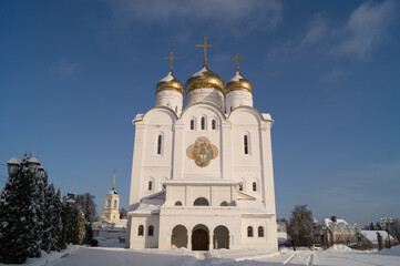 Obraz premium Russia, Bryansk, January 19, 2021. Bryansk Cathedral in the name of the Holy Trinity. Editorial.