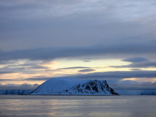 Landschaft am Porsangerfjord im Winter, Norwegen
