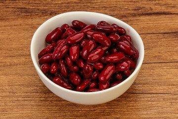 Red baked kidney in the bowl