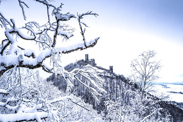 Bezdez Castle is a Gothic castle located some 20 kilometres southeast of Ceska Lipa, in the Liberec Region, Northern Bohemia, Czech Republic. Its construction began before 1264.