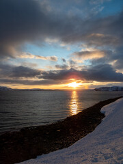Landschaft im Winter in der Kommune Kafjord, Norwegen