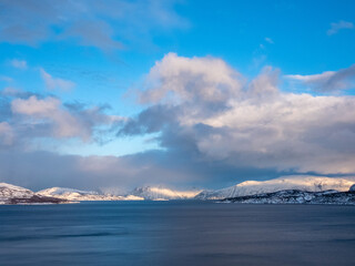 Landschaft im Winter in der Kommune Kafjord, Norwegen