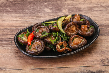 Marinated shiitake mushrooms with herbs