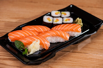 Japanese cuisine Salmon Sushi Roll