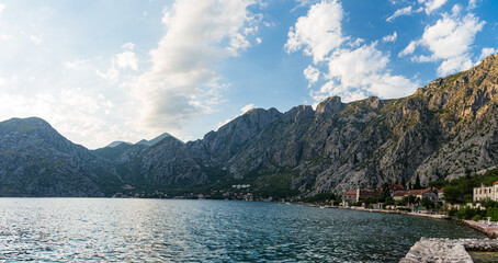 モンテネグロ　コトル郊外のリュタとオラホヴァックの風景