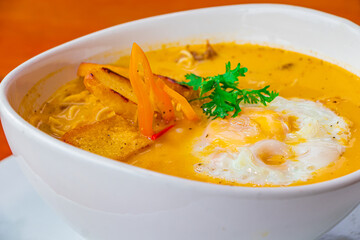 sopa a la criolla con sabor a Perú - vista detalle