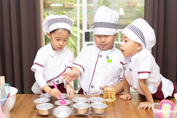 Brothers are make bun for burger.