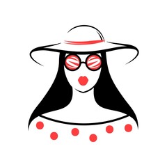 woman with hat and sunglasses