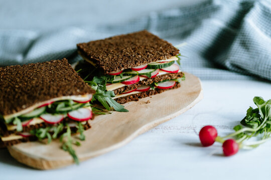 Radieschenbrot Bilder – Durchsuchen 30,957 Archivfotos, Vektorgrafiken ...