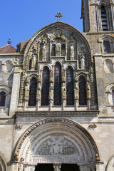 Portail de la basilique de Vezelay en Bourgogne, France