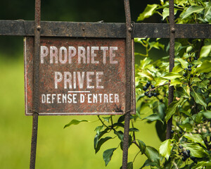 Panneau propriété privée défense d'entrer