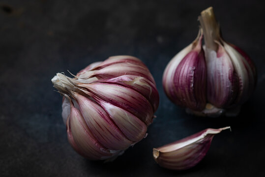 Purple and white garlic bulbs