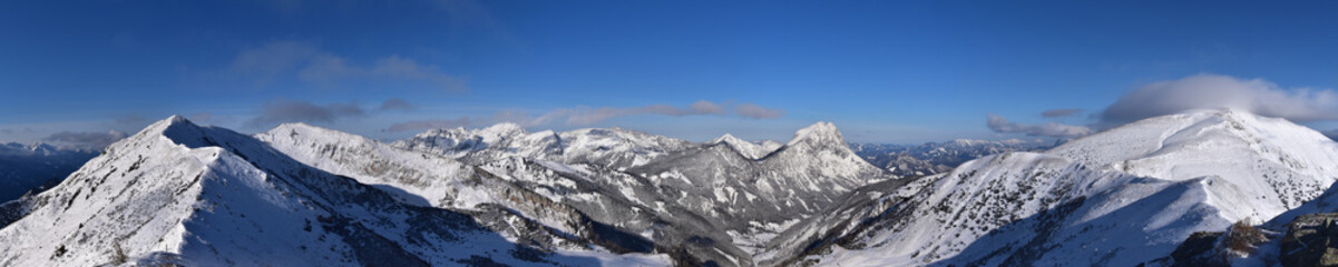 Fototapeta na wymiar Panorama am Hinkareck über das Gesäuse und die Ennstaler Alpen in der Steiermark, Österreich