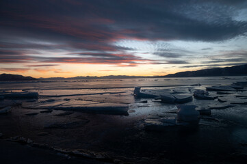 Fototapeta na wymiar Frozen Lake Sunset