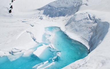 雪解けのみくりが池　立山黒部アルペンルート