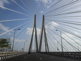 Naklejka premium sea cable bridge with blue sky