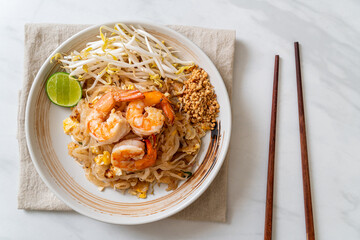 stir-fried noodles with shrimp and sprouts or Pad Thai
