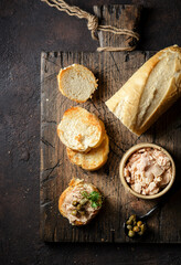 sandwich with cod caviar and capers