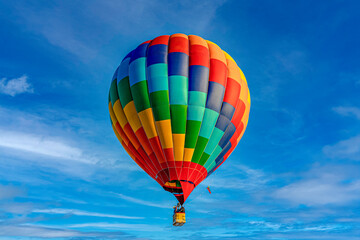 Fototapeta na wymiar Hot air balloon in the sky