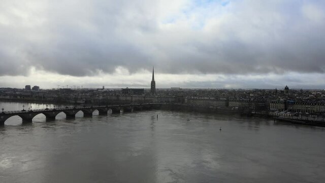 Bordeaux, Pont de pierre