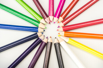 Kolorowe kredki © Katarzyna