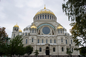 Fototapeta na wymiar Naval Cathedral in Kronstadt Saint-Petersburg