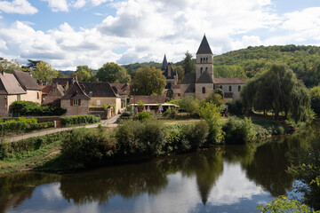 Fototapeta na wymiar Village de Saint-Léon-sur-Vézère en Dordogne
