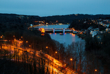 Naklejka premium Blick zum Baldeneysee und dem Stauwehr in Essen-Werden an der Ruhr