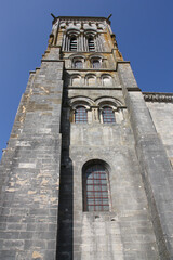 Fototapeta na wymiar Clocher de la basilique de Vézelay en Bourgogne, France