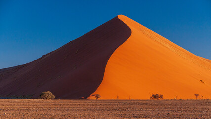Fototapeta na wymiar pyramid of sand