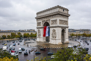 Fototapeta premium Aerial view of Arc de Triomphe, Paris